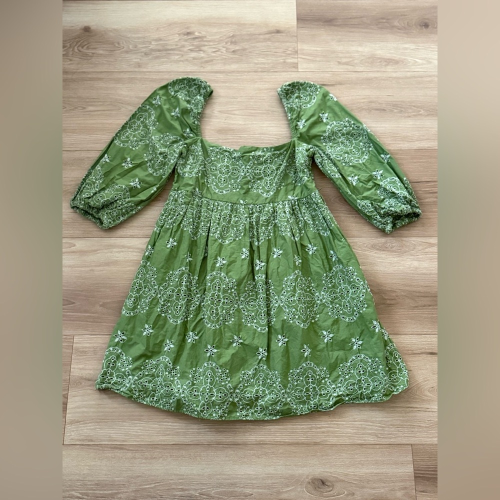 ZARA GREEN MINI PUFFED SLEEVES EMBROIDERED DRESS IN LARGE